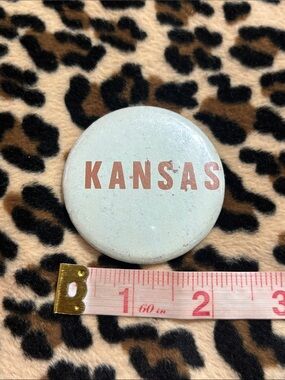 KANSAS 🎸 Vintage Rock Button Pinback 70s Classic Arena Rock Dust In The Wind